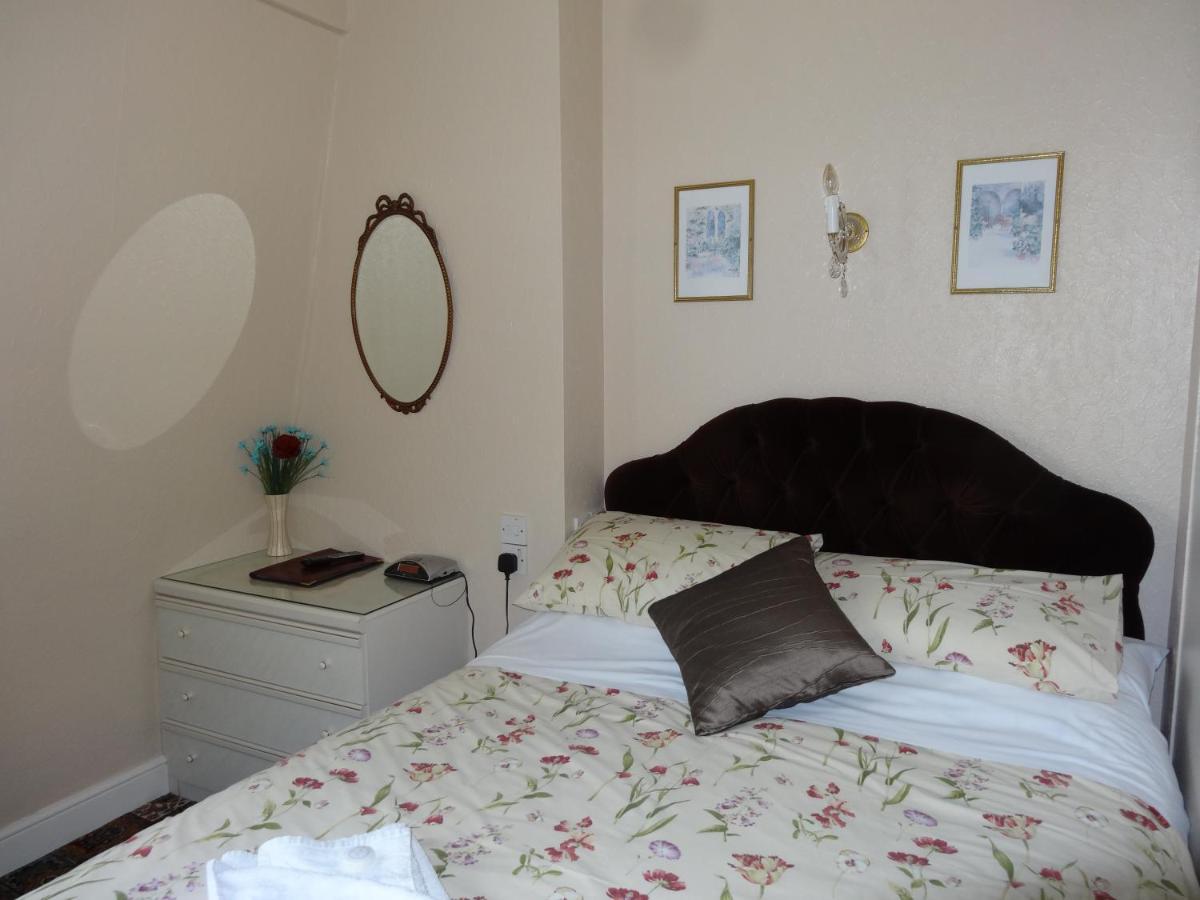 The Winchester Great Yarmouth Room photo